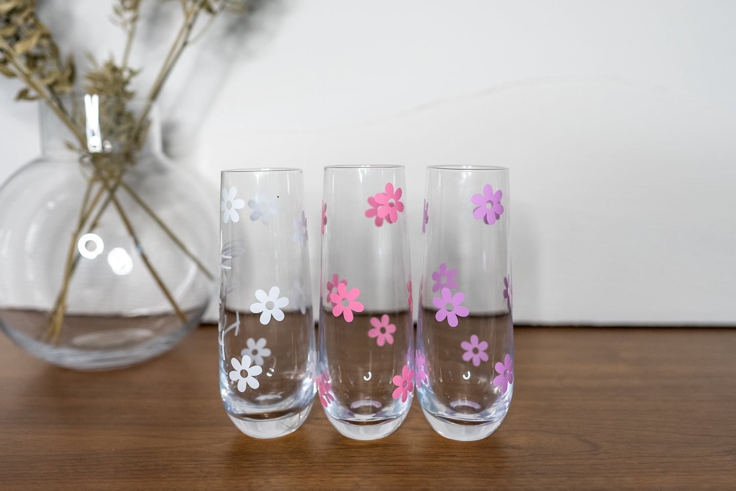Personalized Daisy Champagne Flute with Name, Summer Daisy
