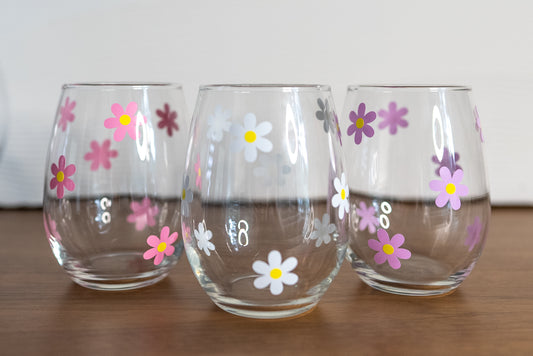Daisy Wine Glasses, Spring Daisies