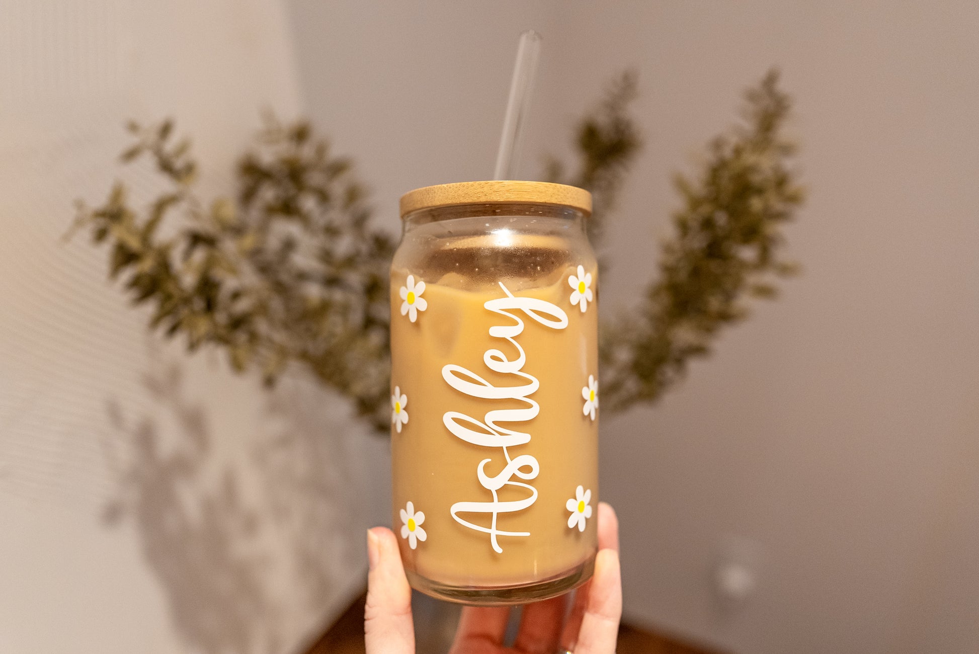 Personalized Glass Can with Name, 16 oz Glass Tumbler with Bamboo Lid and  Straw, Minimalist Design, Birthday Girl Cups
